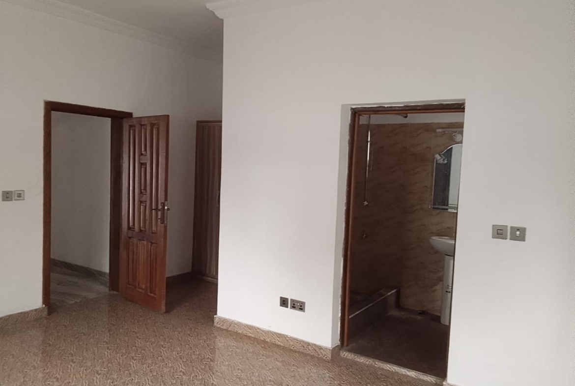 FOR SALE: 4-BEDROOM SEMI-DETACHED TWIN DUPLEX
