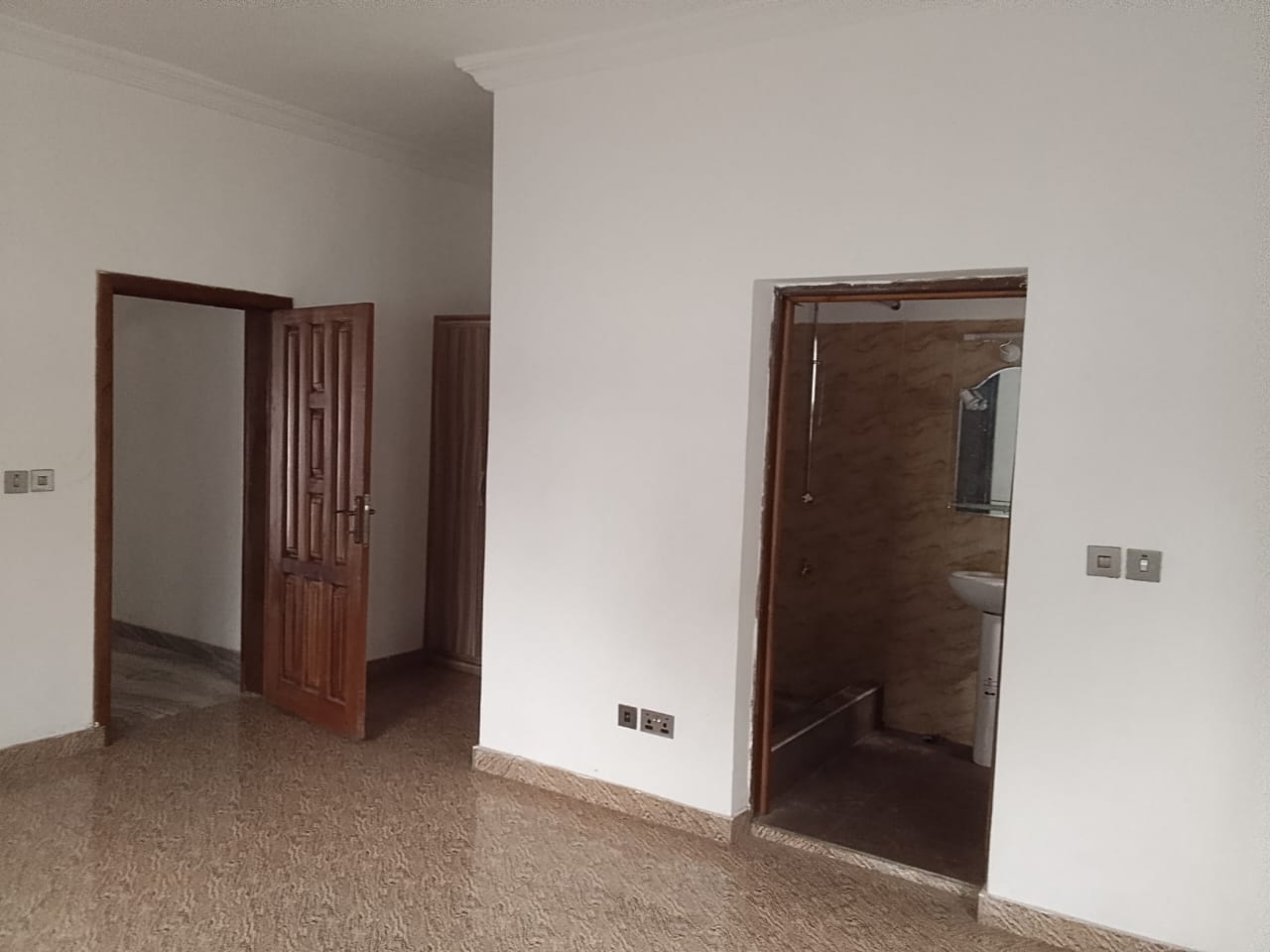 FOR SALE: 4-BEDROOM SEMI-DETACHED TWIN DUPLEX