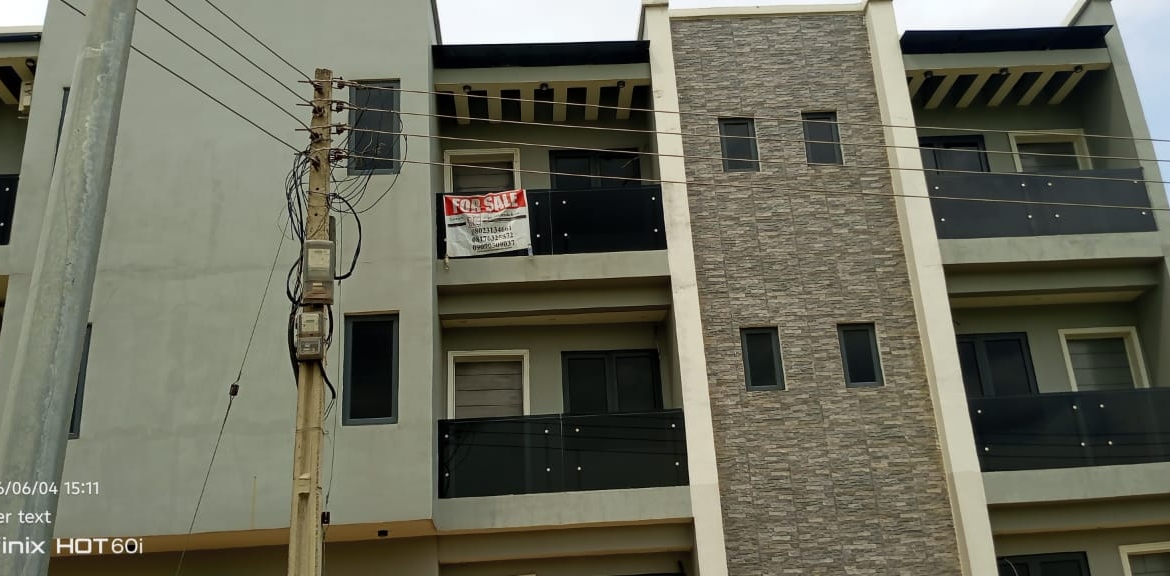 FOR SALE | NEWLY BUILT TERRACE DUPLEXES