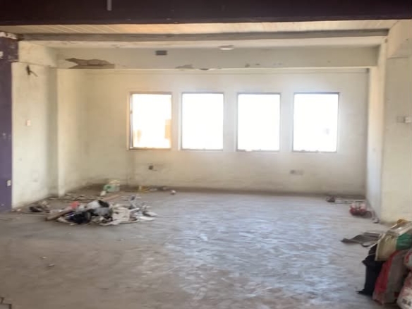 FOR SALE OR LEASE | SPACIOUS WAREHOUSE FACILITY ALONG IKORODU ROAD, LAGOS