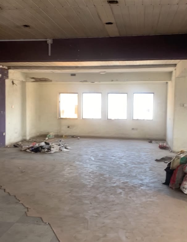 FOR SALE OR LEASE | SPACIOUS WAREHOUSE FACILITY ALONG IKORODU ROAD, LAGOS