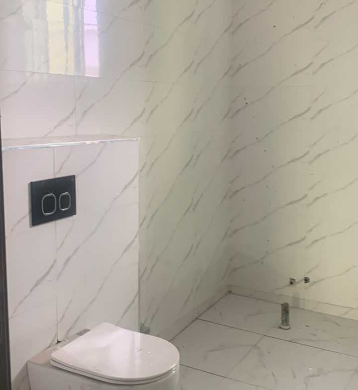 SPACIOUS 6-BEDROOM DUPLEX IN ILUPEJU, LAGOS