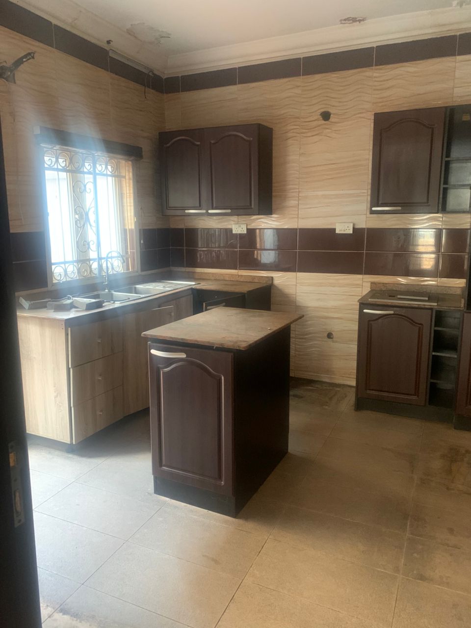 AVAILABLE FOR LETTING | ANTHONY, LAGOS