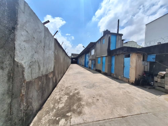 Vacant 30,000 Sq. Ft. Warehouse on 3,950 Sq. M. Land Along Ikorodu Road