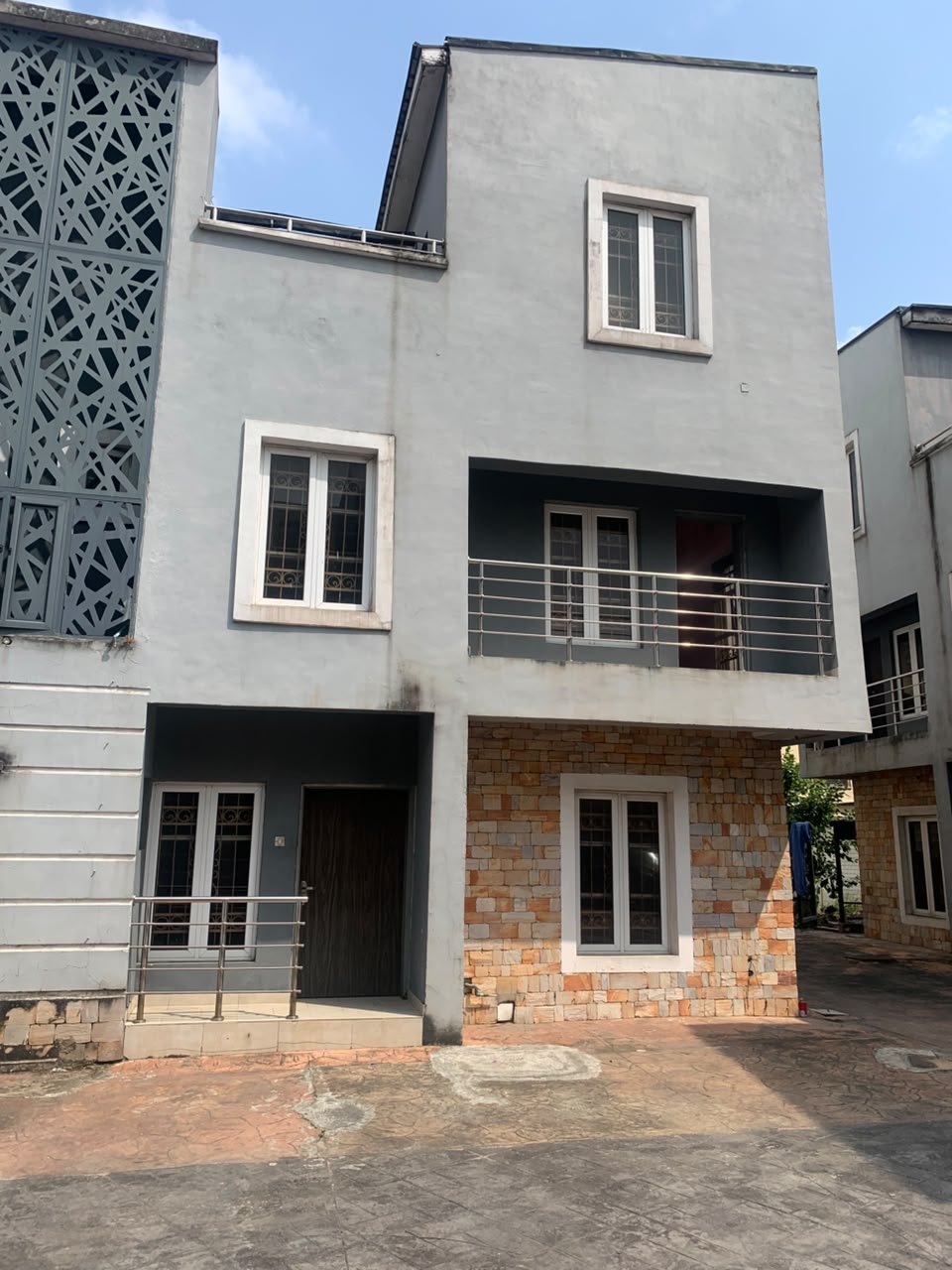 AVAILABLE FOR LETTING | ANTHONY, LAGOS